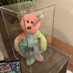 Peace Beanie baby in pristine condition